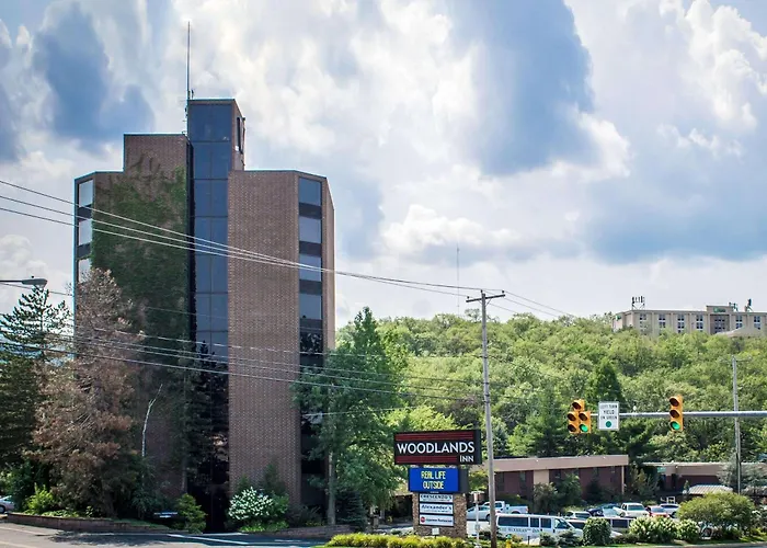 The Woodlands Inn